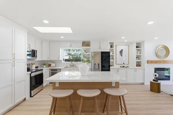 $1,998,000 | 929 Constitution Drive, Foster City, CA 94404