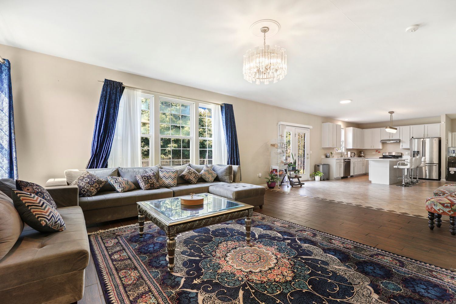 320 Claridge Circle Bolingbrook, IL 60440 - Photo 3 of 27 a living room with furniture and a large window