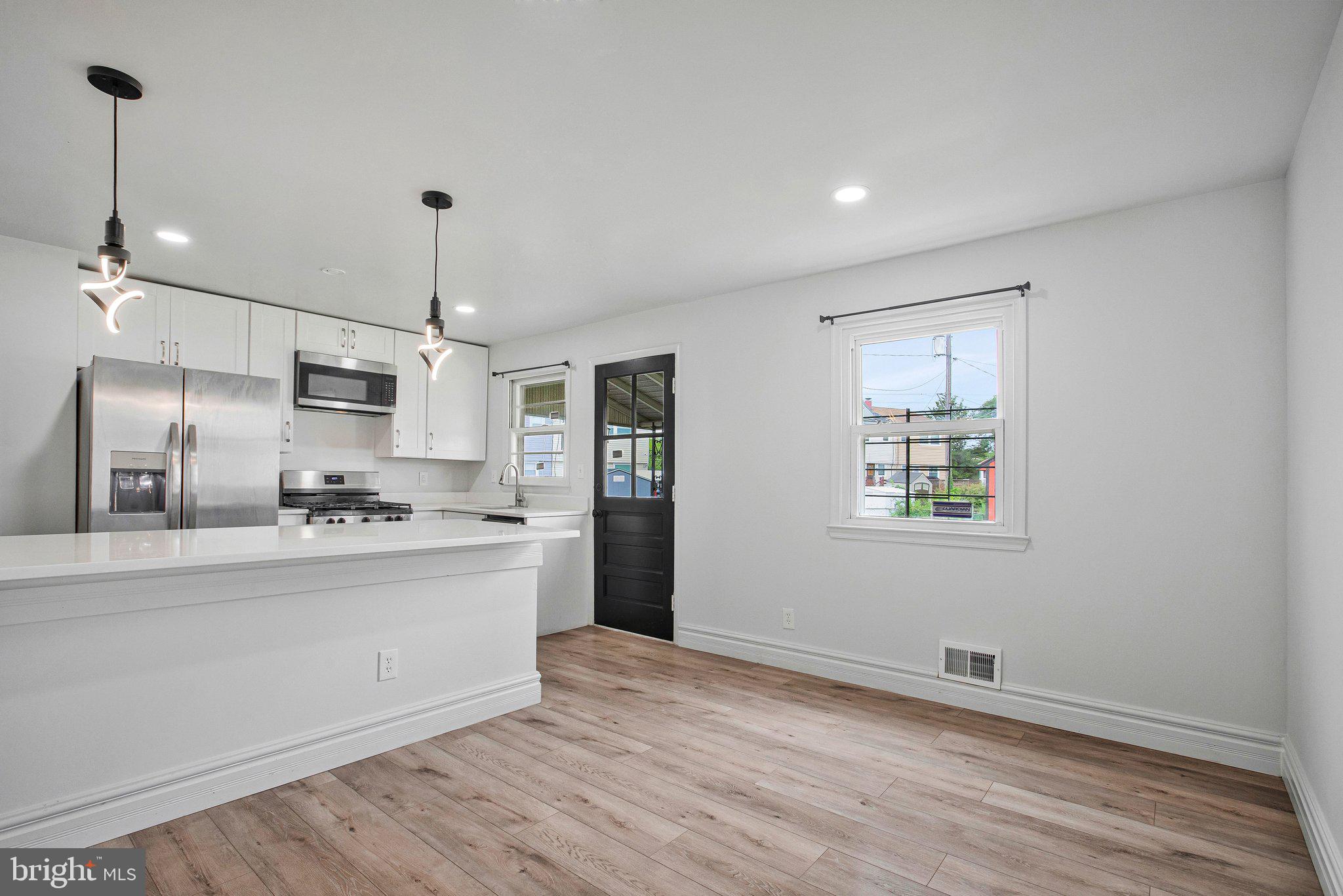 7144 Bexhill Road Baltimore, MD 21244 - Photo 4 of 31