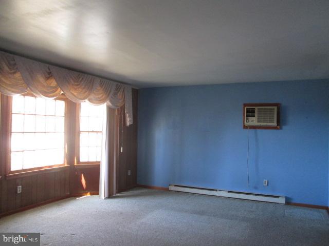 1106 Love Point Road Stevensville, MD 21666 - Photo 6 of 13 Living Room