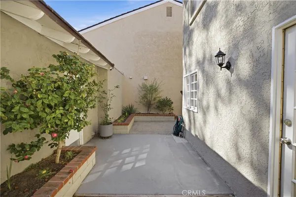 $5,900 | 508 Ventaja, Newport Beach, CA 92660