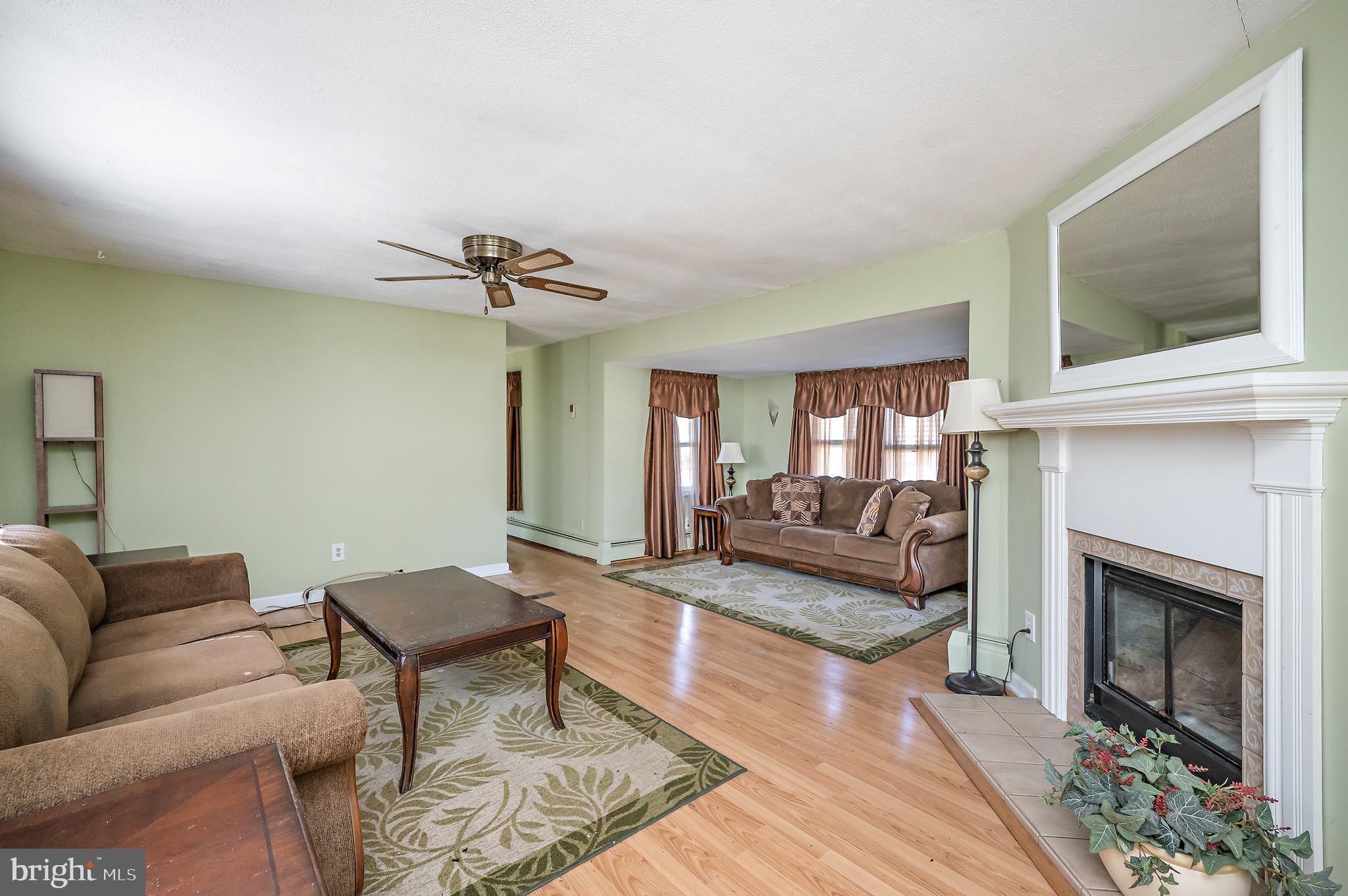 1516 Singer Road Joppa, MD 21085 - Photo 41 of 89 MOBILE HOME LIVING ROOM