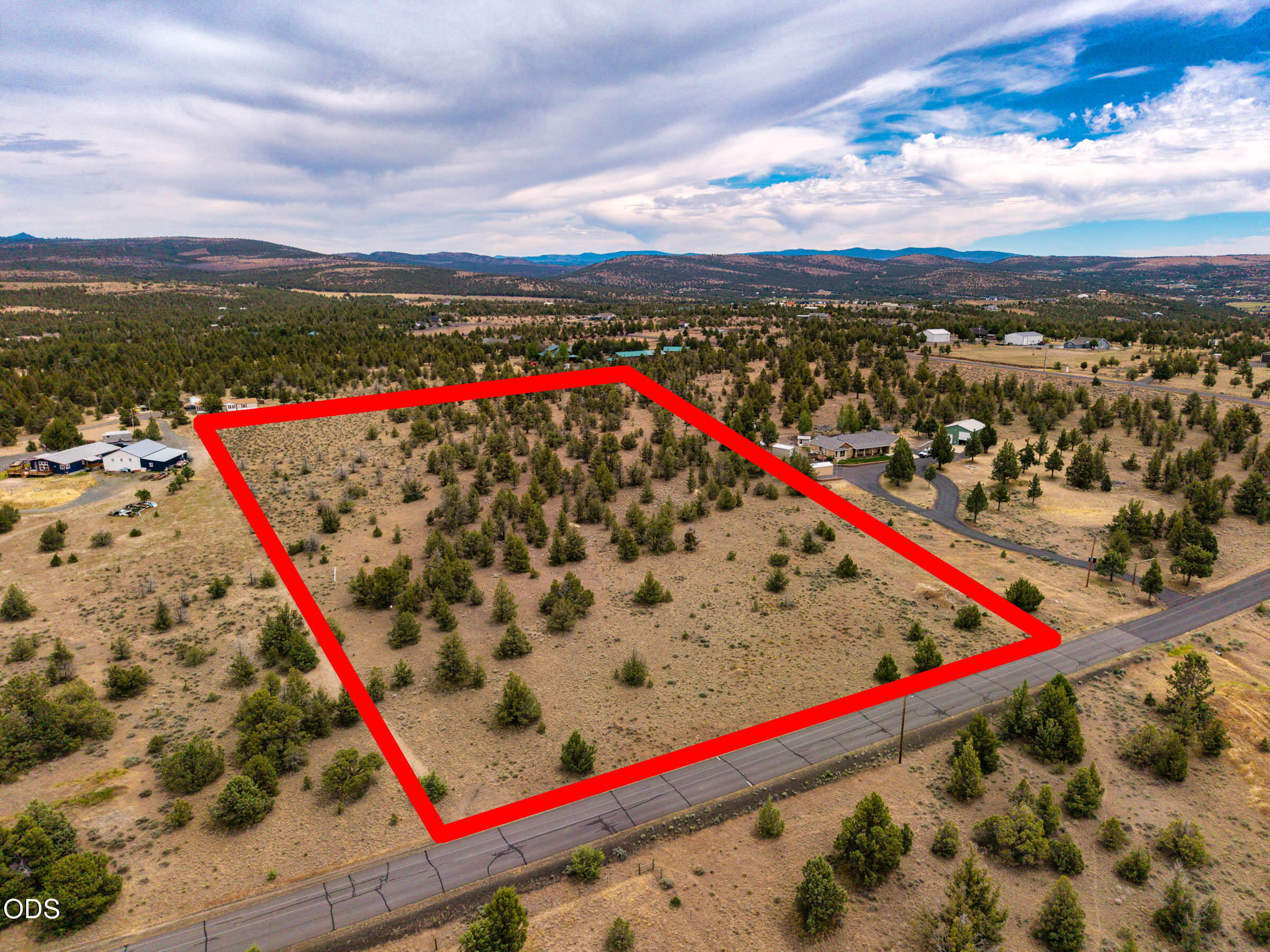 10388 Ridgeview Road Prineville, OR 97754 - Photo 2 of 27