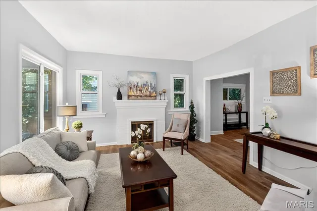 $300,000 | 619 North Bompart Avenue, St. Louis, MO 63119