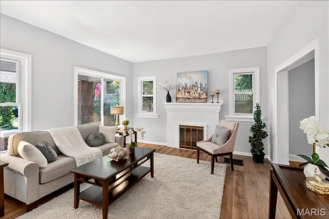 $300,000 | 619 North Bompart Avenue, St. Louis, MO 63119