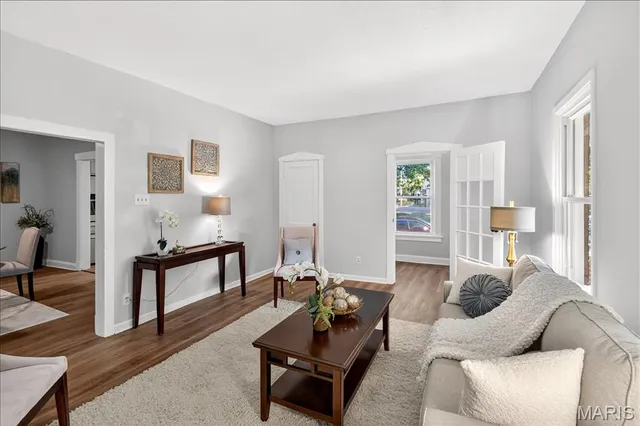 $300,000 | 619 North Bompart Avenue, St. Louis, MO 63119