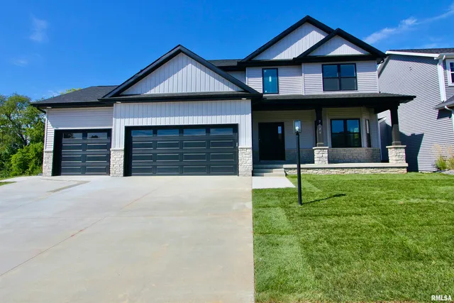 $559,900 | 7023 North Water Oak Drive, Edwards, IL 61528