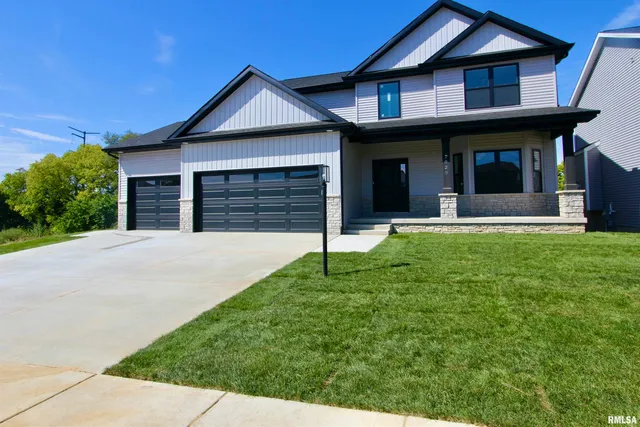 $559,900 | 7023 North Water Oak Drive, Edwards, IL 61528