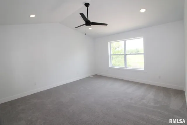 $559,900 | 7023 North Water Oak Drive, Edwards, IL 61528