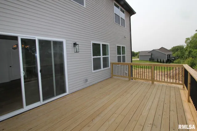 $559,900 | 7023 North Water Oak Drive, Edwards, IL 61528