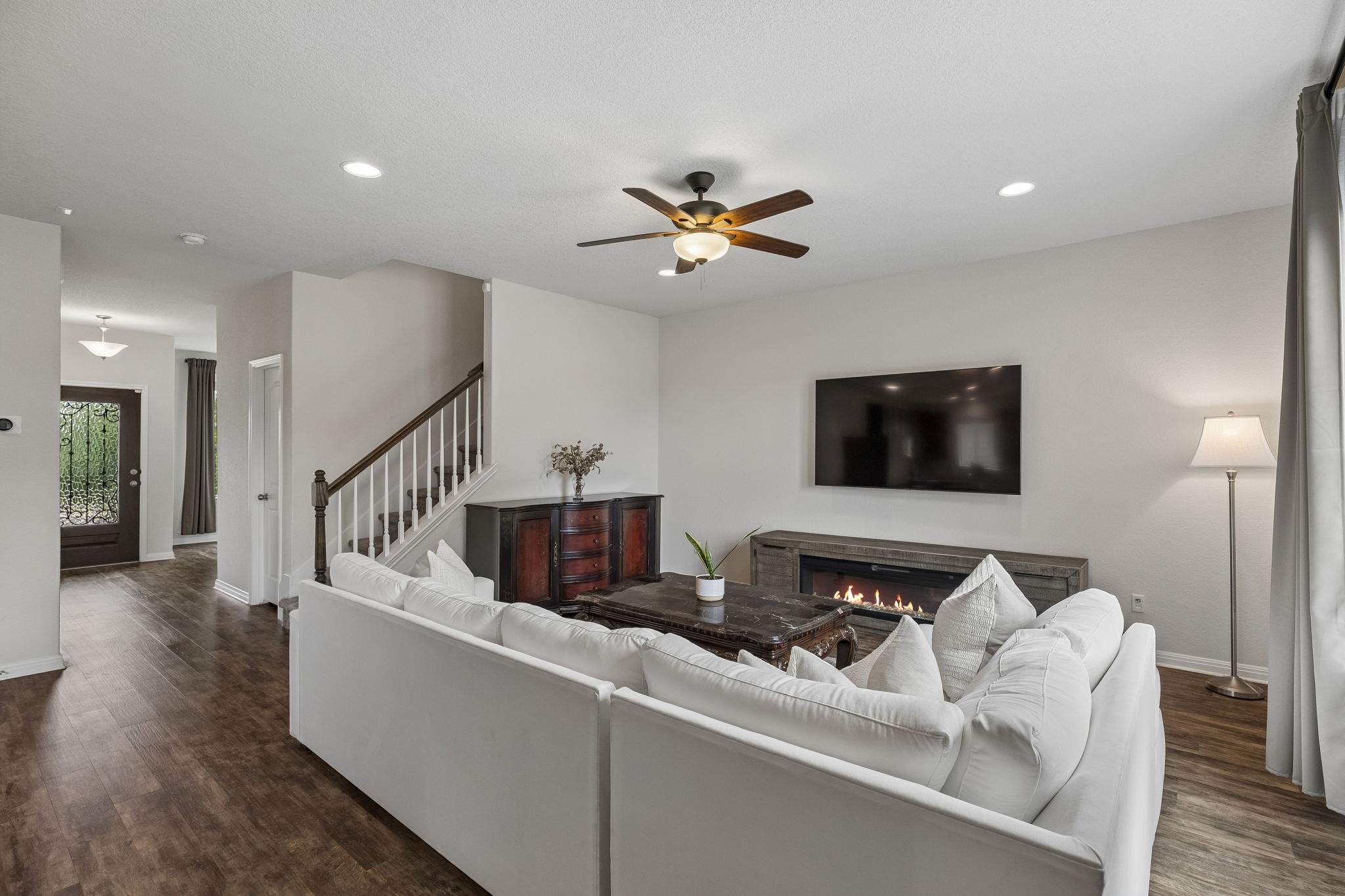 809 Whitman Avenue Georgetown, TX 78626 - Photo 18 of 35 a living room with furniture and a flat screen tv