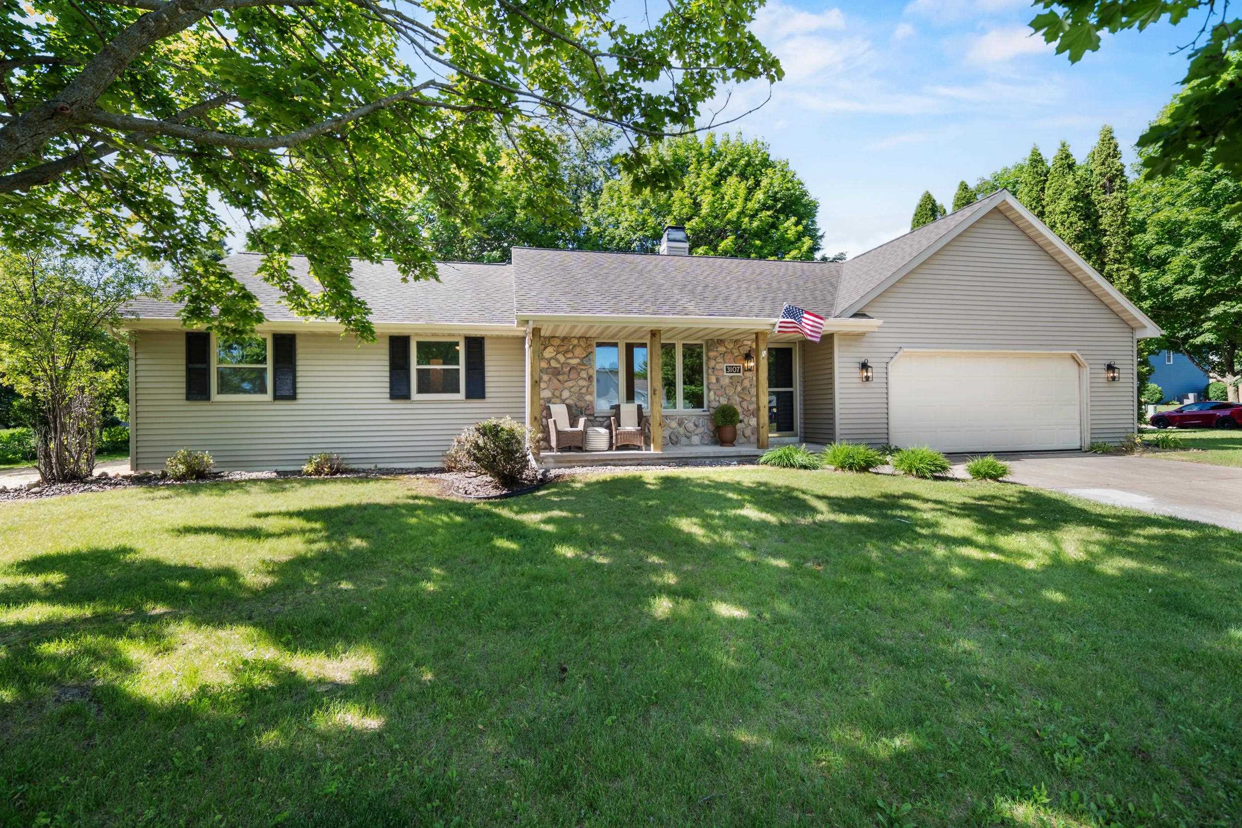 3107 Devroy Lane Green Bay, WI 54313 - Photo 4 of 75