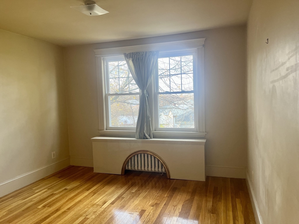 11 Sumner Road Salem, MA 01970 - Photo 23 of 37 an empty room with windows