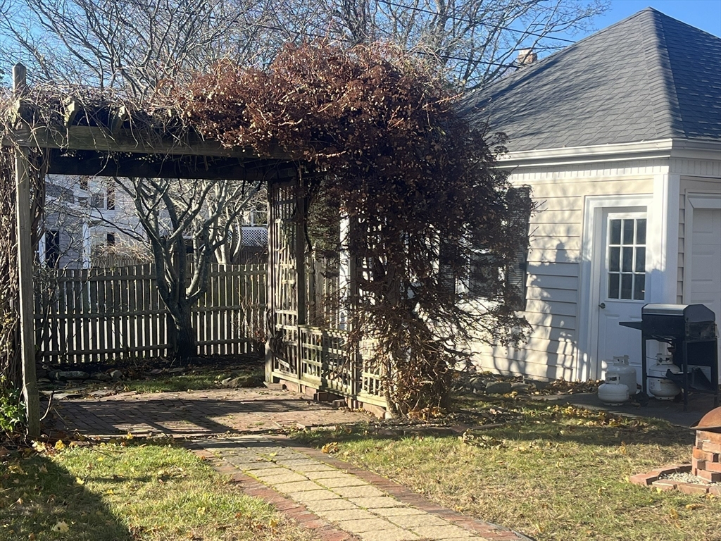11 Sumner Road Salem, MA 01970 - Photo 4 of 37 a view of a door front of house