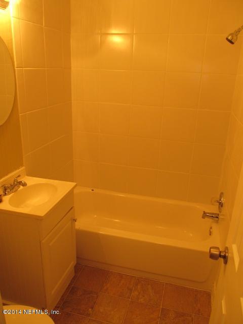 3505 Claridge Road East Jacksonville, FL 32250 - Photo 12 of 16 Hallway Bathroom