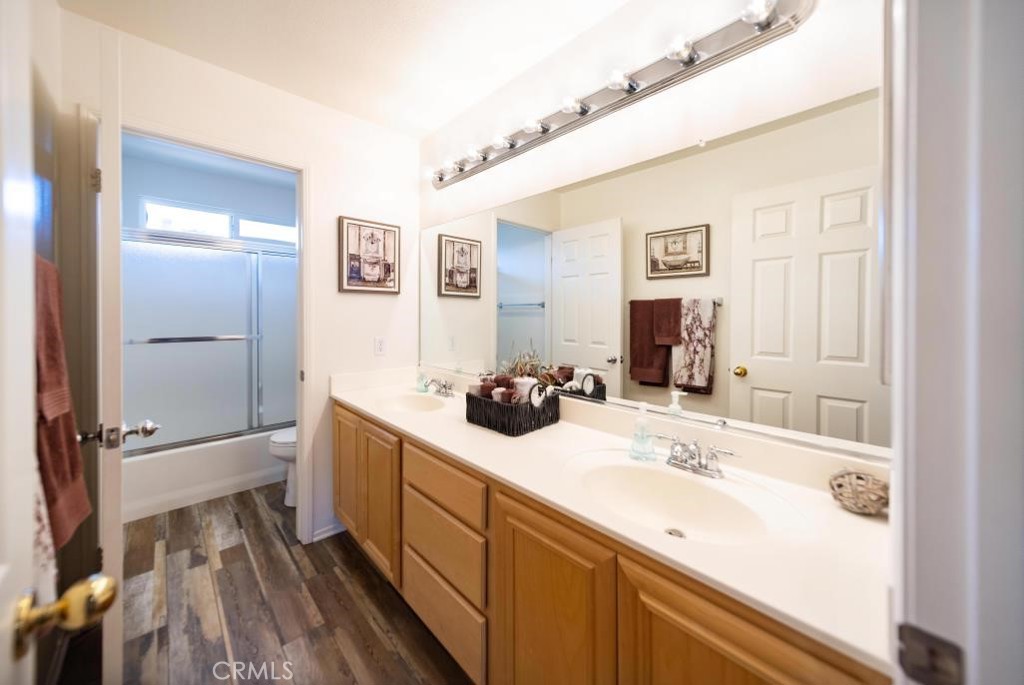 29063 Boulder Crest Way Menifee, CA 92584 - Photo 25 of 40 Upstairs bath