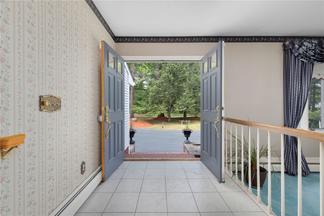 148 Town Farm Road Coventry, RI 02816 - Photo 3 of 32