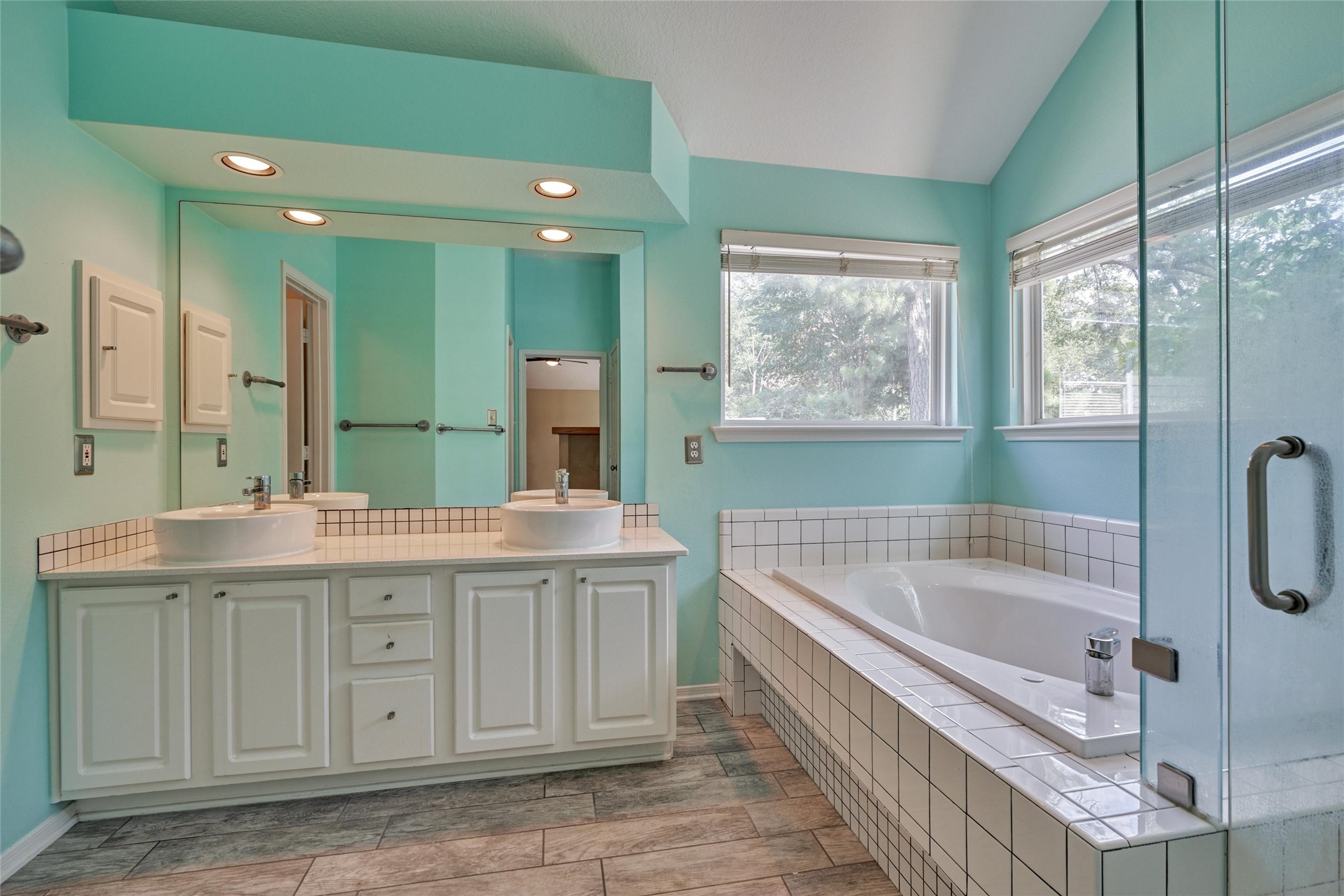 59 West Gaslight Place Spring, TX 77382 - Photo 36 of 47 Primary Bath.