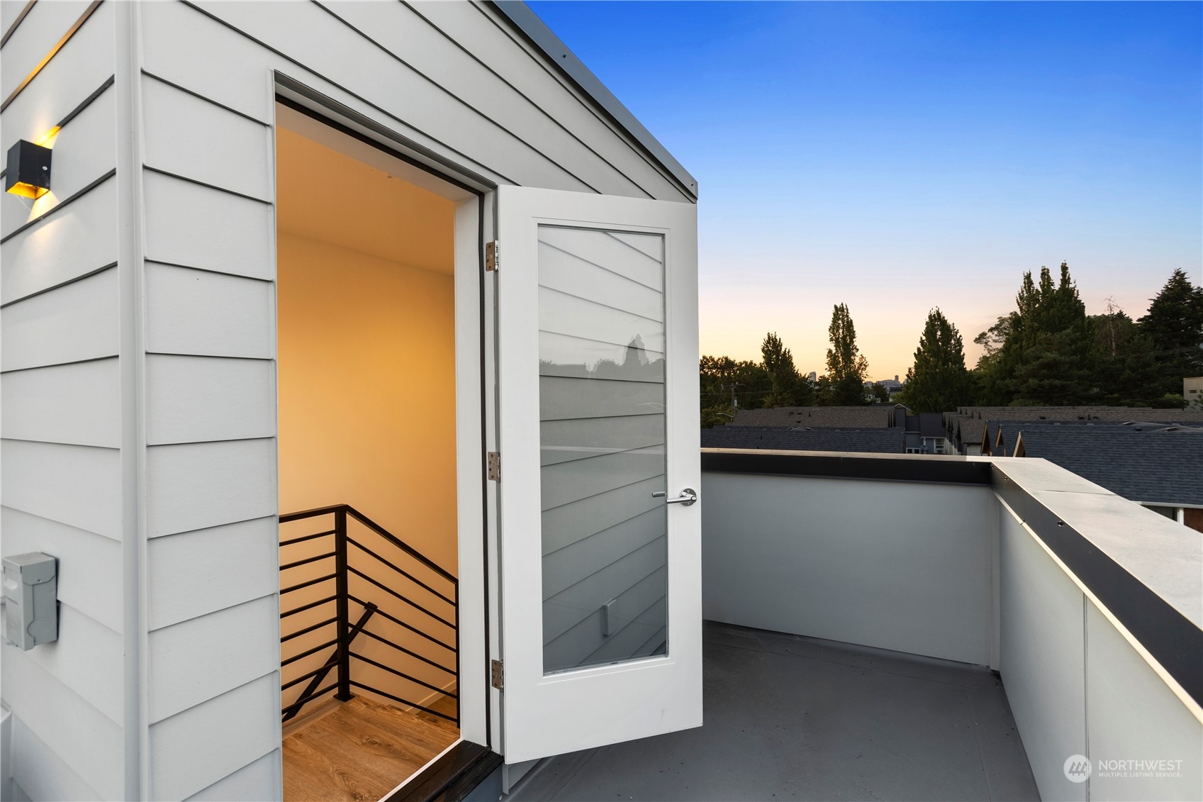 3102 South Walden Street Seattle, WA 98144 - Photo 31 of 35 a view of balcony and deck