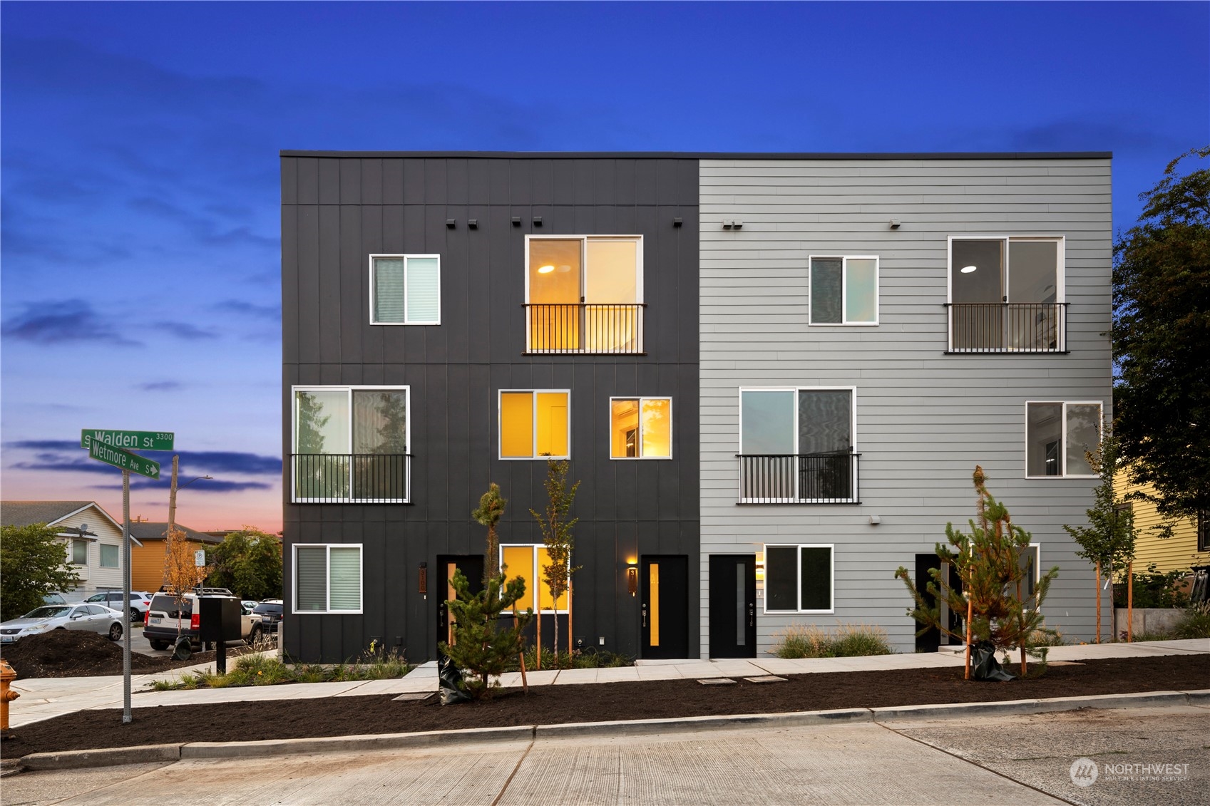 3102 South Walden Street Seattle, WA 98144 - Photo 4 of 35 a front view of a building with street view