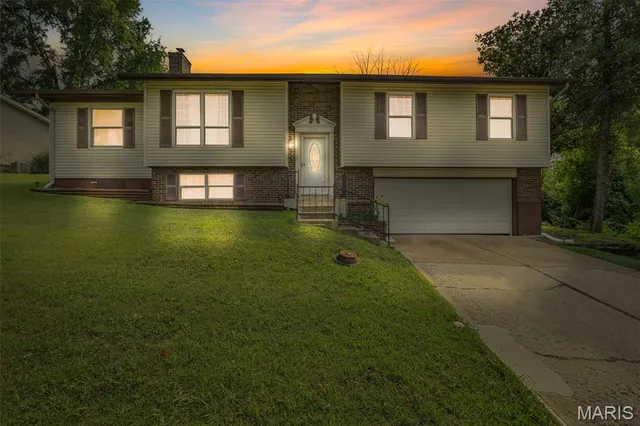 $245,000 | 2110 Devonshire Drive, Imperial, MO 63052