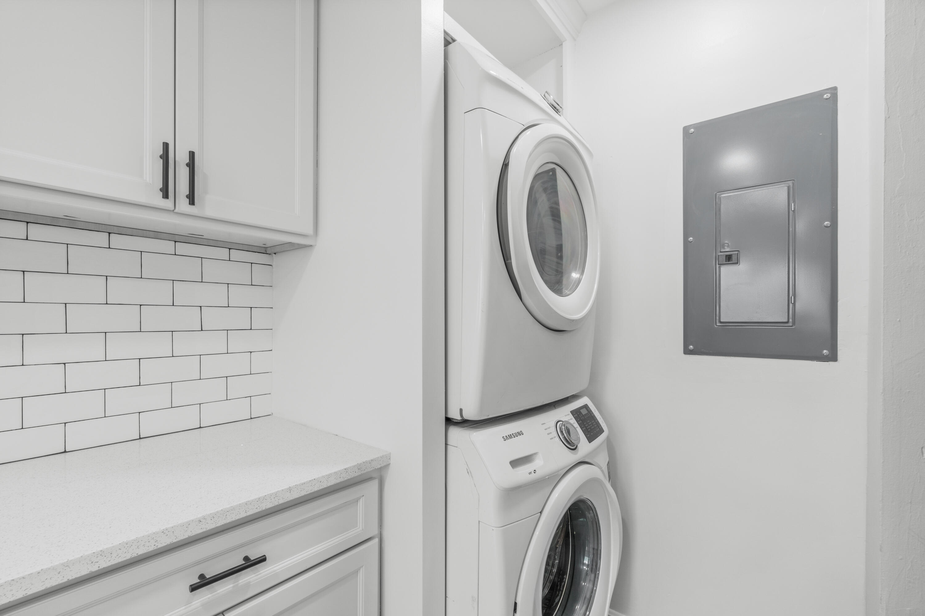 4882 Lincoln Road Delray Beach, FL 33445 - Photo 11 of 22 laundry