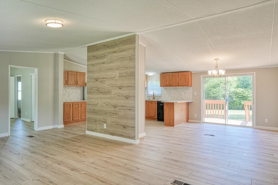205 Springwater Drive Spartanburg, SC 29303 - Photo 2 of 35
