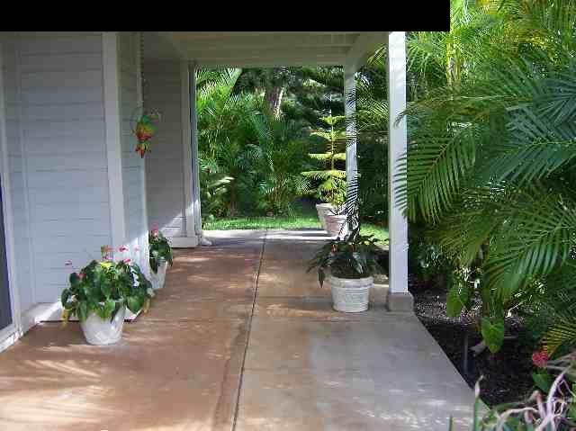 2811 Liholani Street, Unit 4 Pukalani, HI 96768 - Photo 20 of 22 a view of a pathway with a flower pot