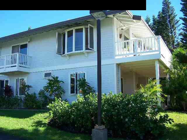 2811 Liholani Street, Unit 4 Pukalani, HI 96768 - Photo 6 of 22 a front view of a house with garden