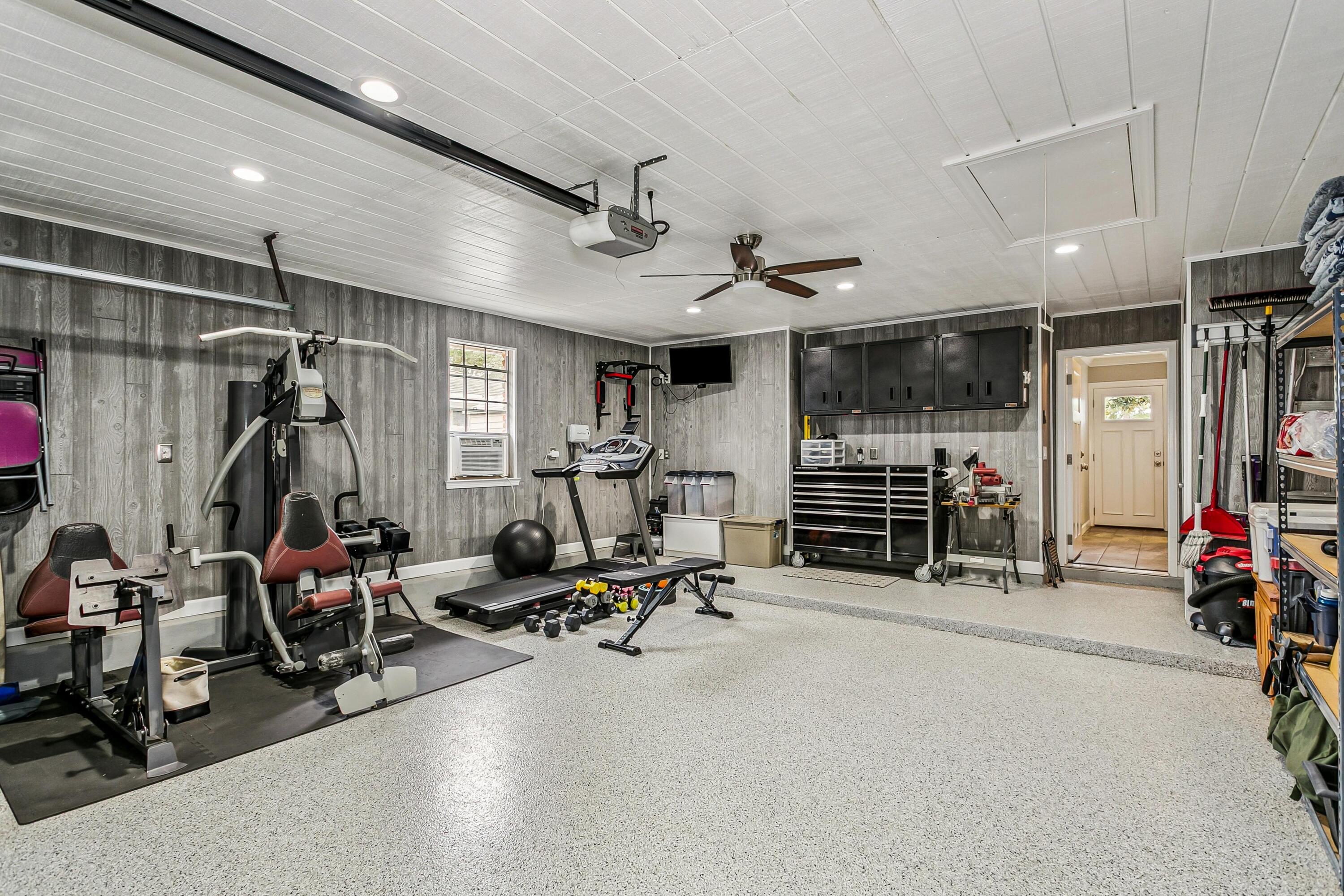 76 Country Club Road Shalimar, FL 32579 - Photo 32 of 47 a view of a room with gym equipment