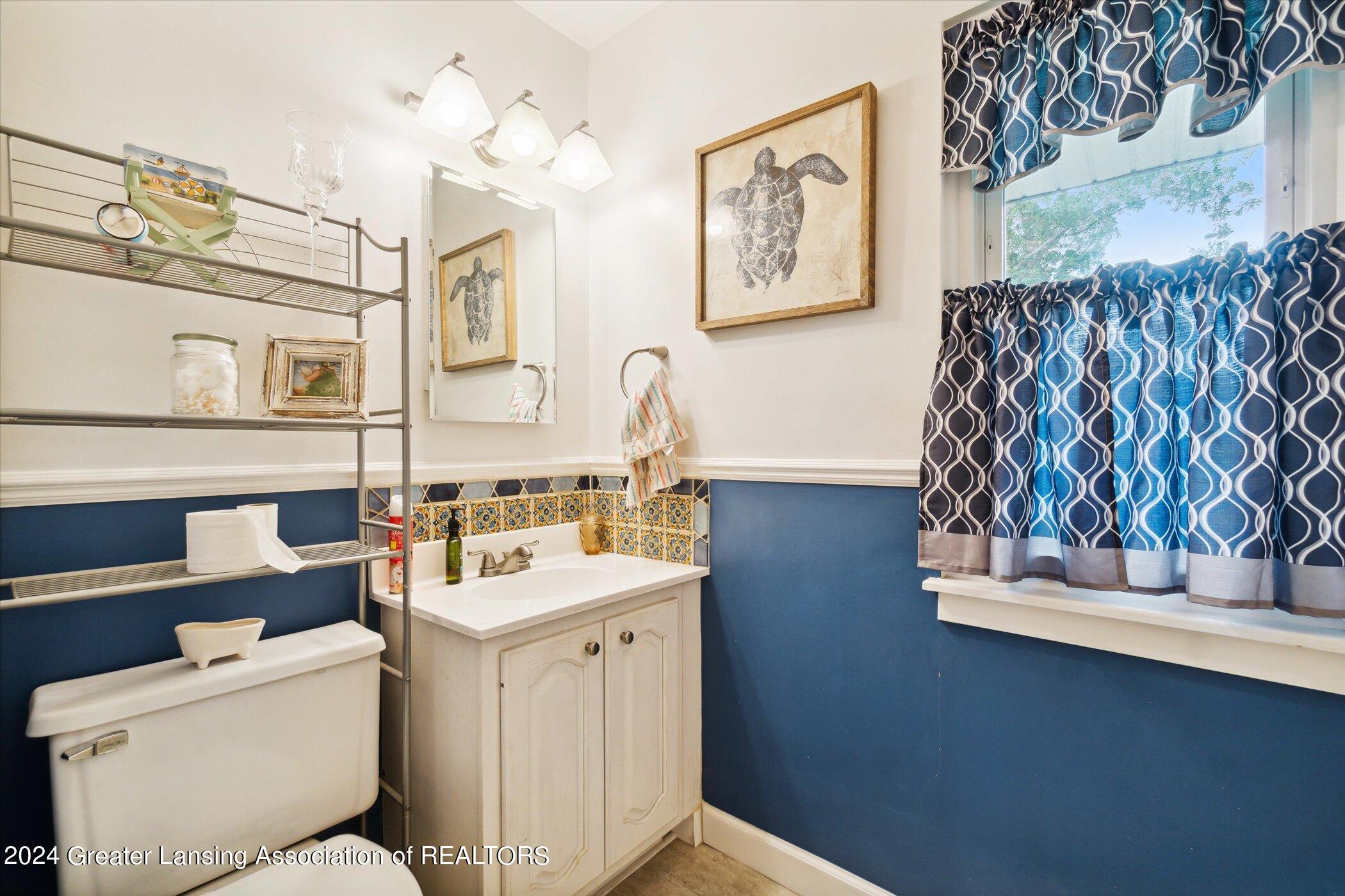 1815 Tecumseh River Road Lansing, MI 48906 - Photo 20 of 51 21-1815-Tecumseh-River-Rd-Lansing-MI-489