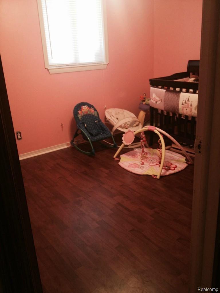 2581 Hessel Avenue Rochester, MI 48307 - Photo 30 of 41 bd9.jpg