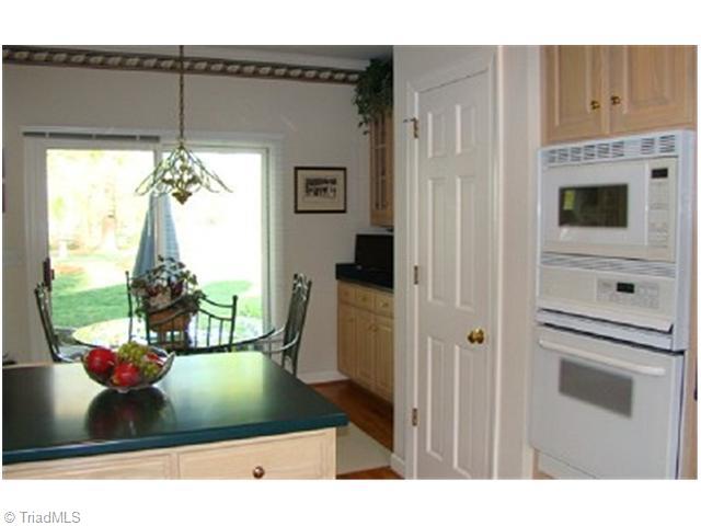 351 Pinewood Road Asheboro, NC 27205 - Photo 7 of 16 Kitchen.