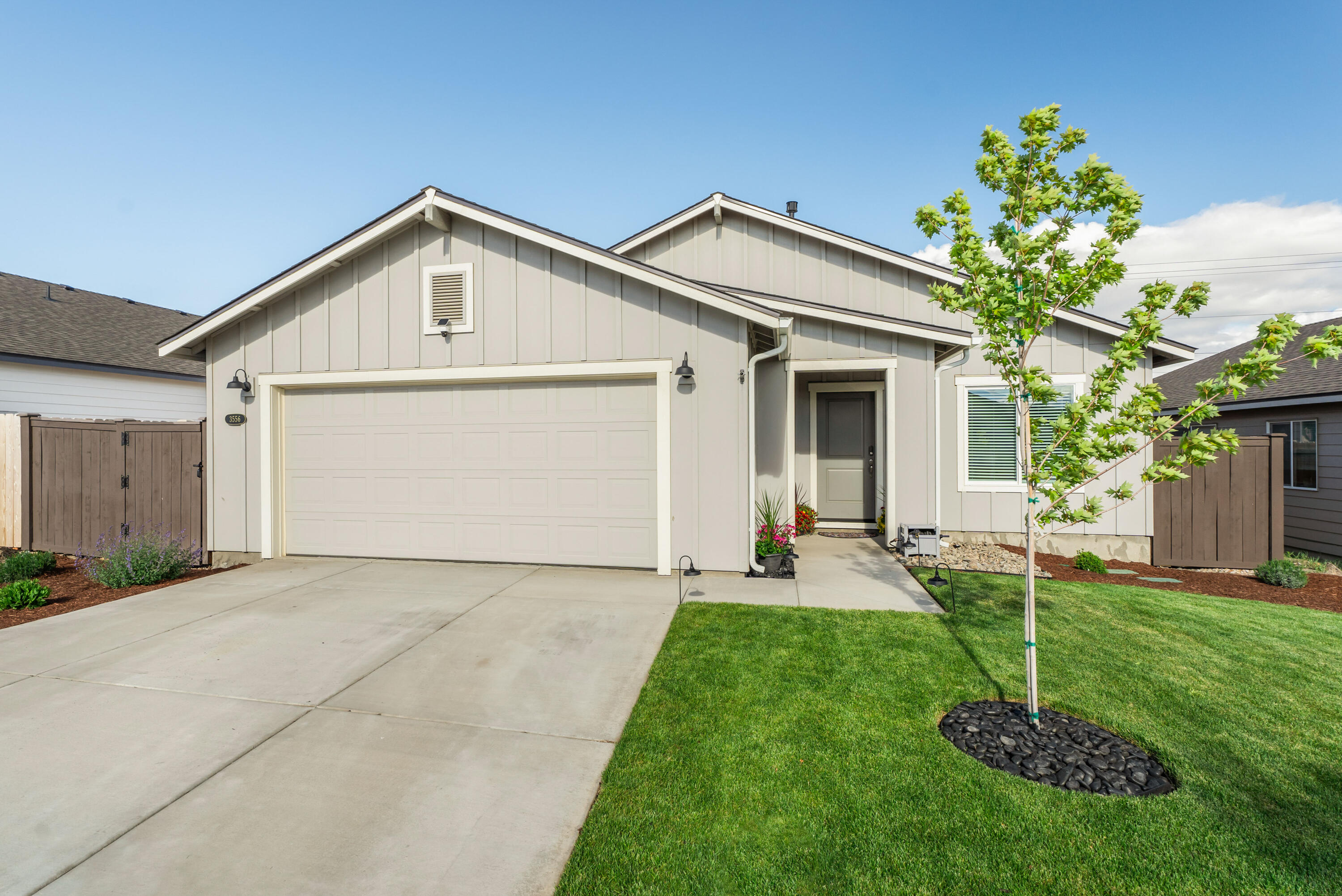 3556 Northwest 10th Street Redmond, OR 97756 - Photo 2 of 23 03-Exterior