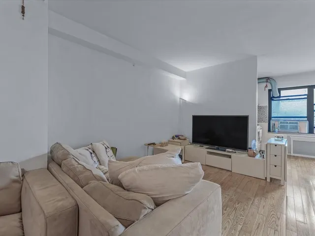 $265,000 | 99-05 63rd Drive, Unit 7R | Rego Park