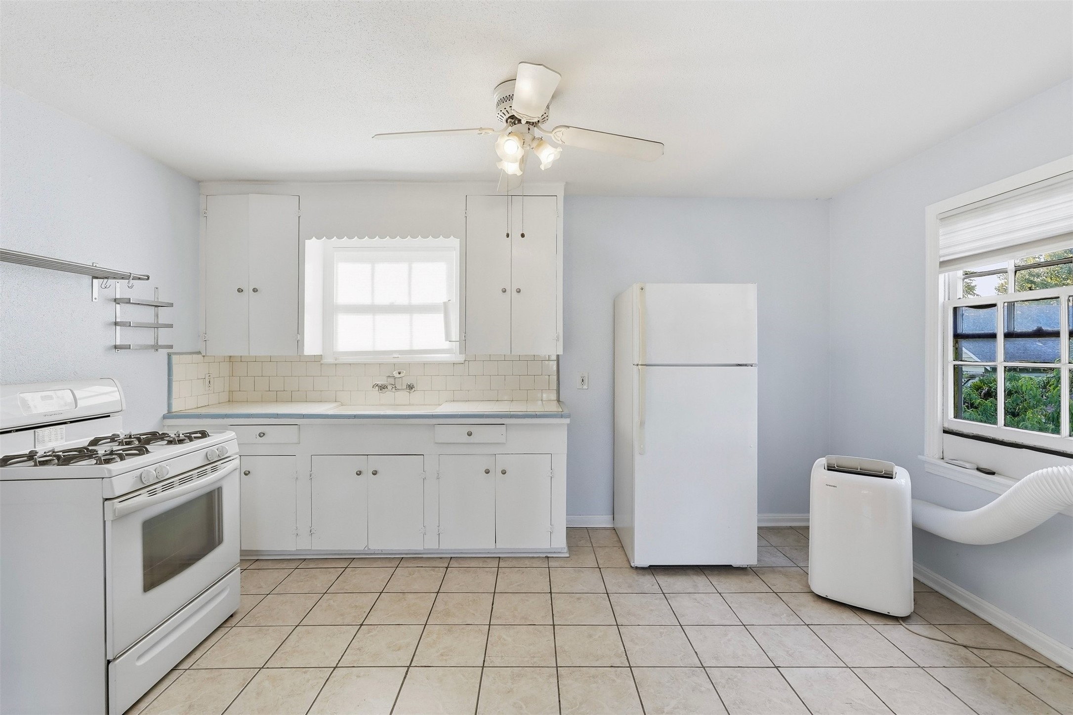2223 1/2 Singleton Street Houston, TX 77008 - Photo 7 of 10