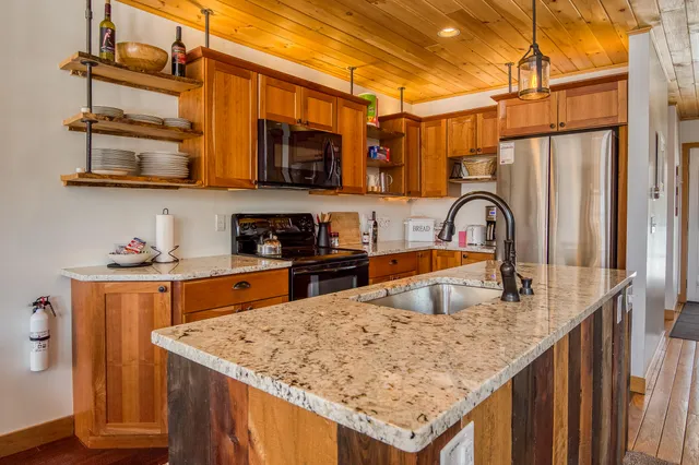 $695,000 | 39 Sunset Lane, Unit B, Rangeley, ME 04970