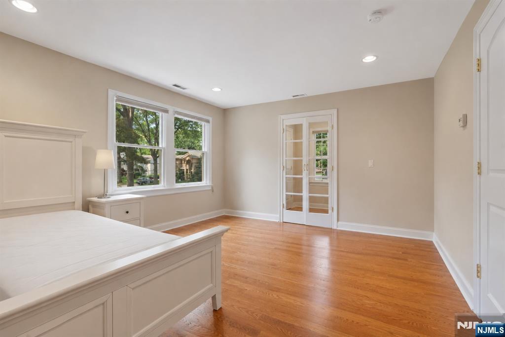 28 Demarest Road Paramus, NJ 07652 - Photo 22 of 32