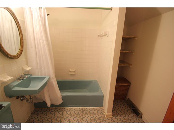 315 Woodward Road Media, PA 19063 - Photo 14 of 24 Master Bathroom