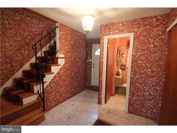 315 Woodward Road Media, PA 19063 - Photo 3 of 24 Foyer