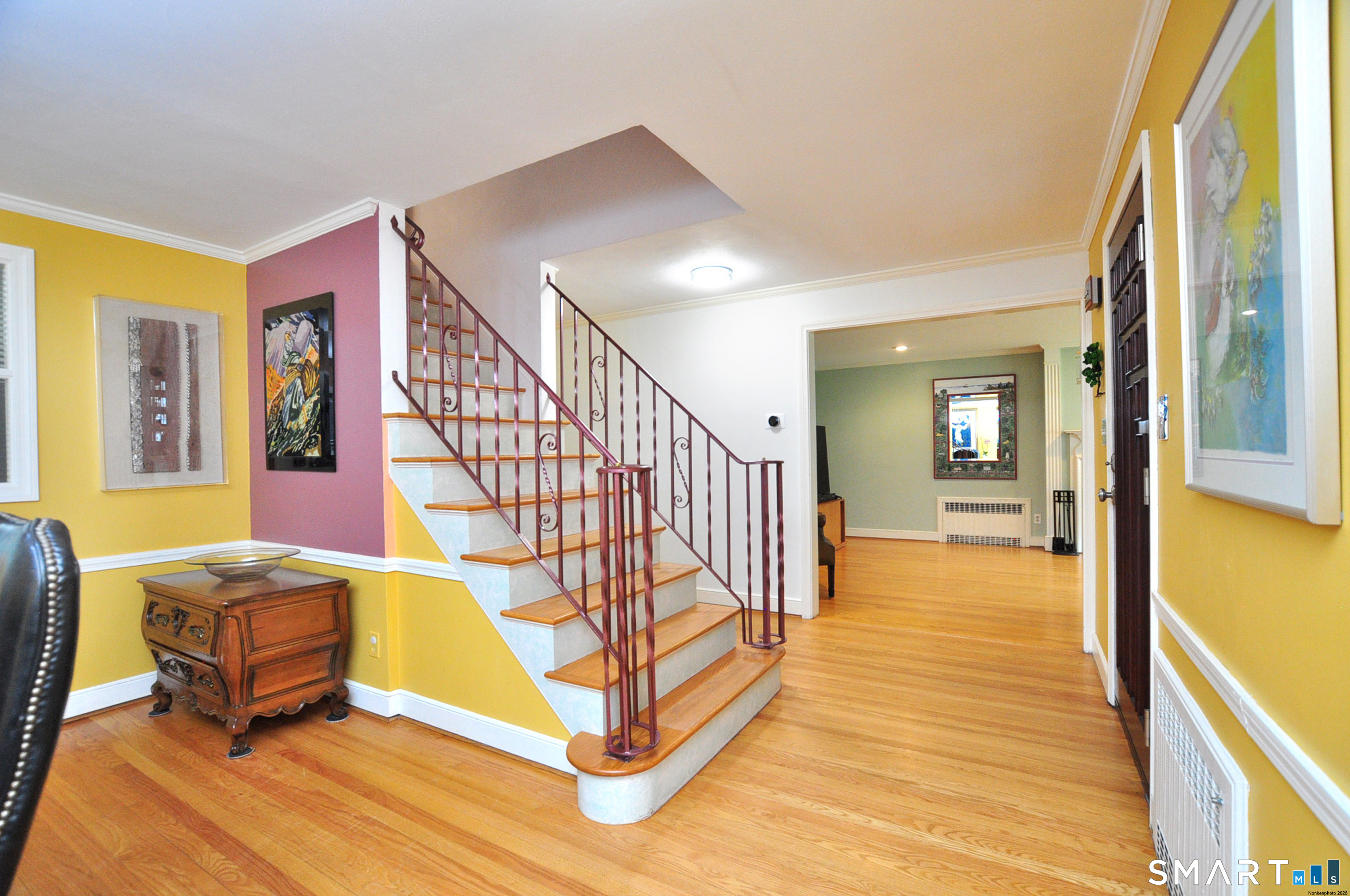 44 Miamis Road West Hartford, CT 06117 - Photo 5 of 39
