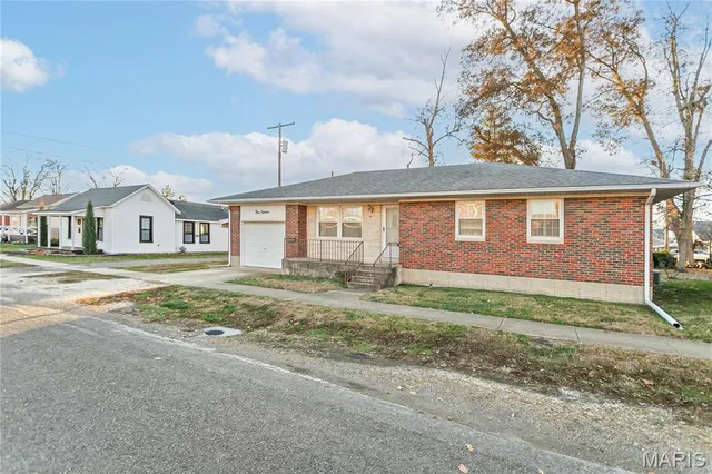 $139,000 | 415 3rd Street, Carrollton, IL 62016