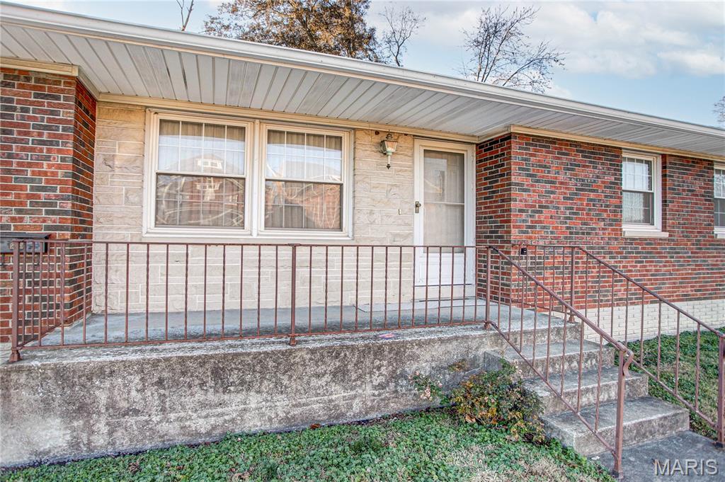 415 3rd Street Carrollton, IL 62016 - Photo 2 of 49