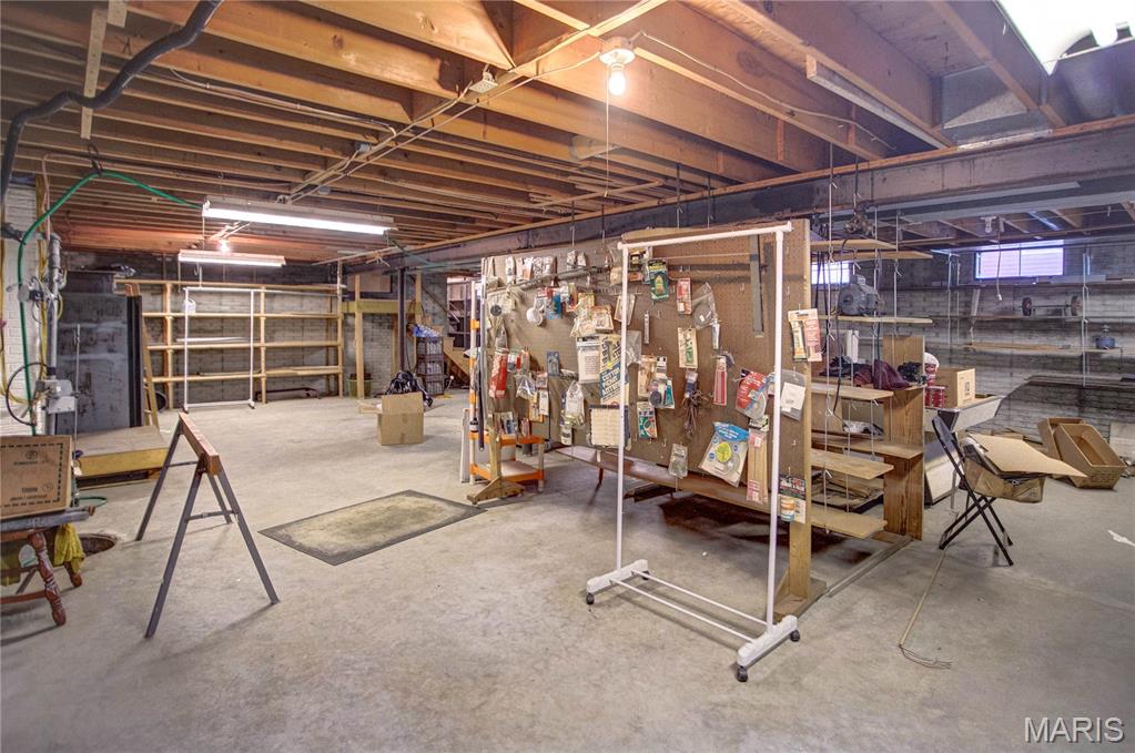 415 3rd Street Carrollton, IL 62016 - Photo 31 of 49