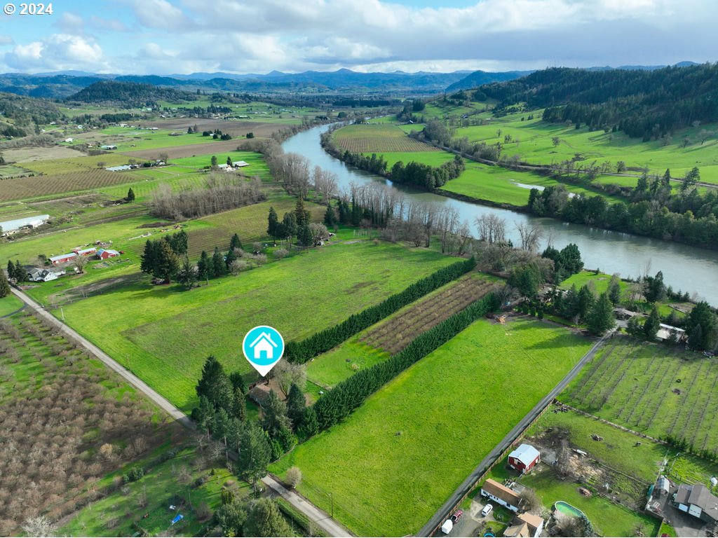 1022 Big Bend Road Roseburg, OR 97471 - Photo 1 of 32 Gallery Image 1