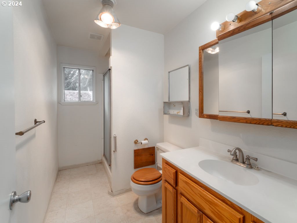 1022 Big Bend Road Roseburg, OR 97471 - Photo 12 of 32 Gallery Image 12