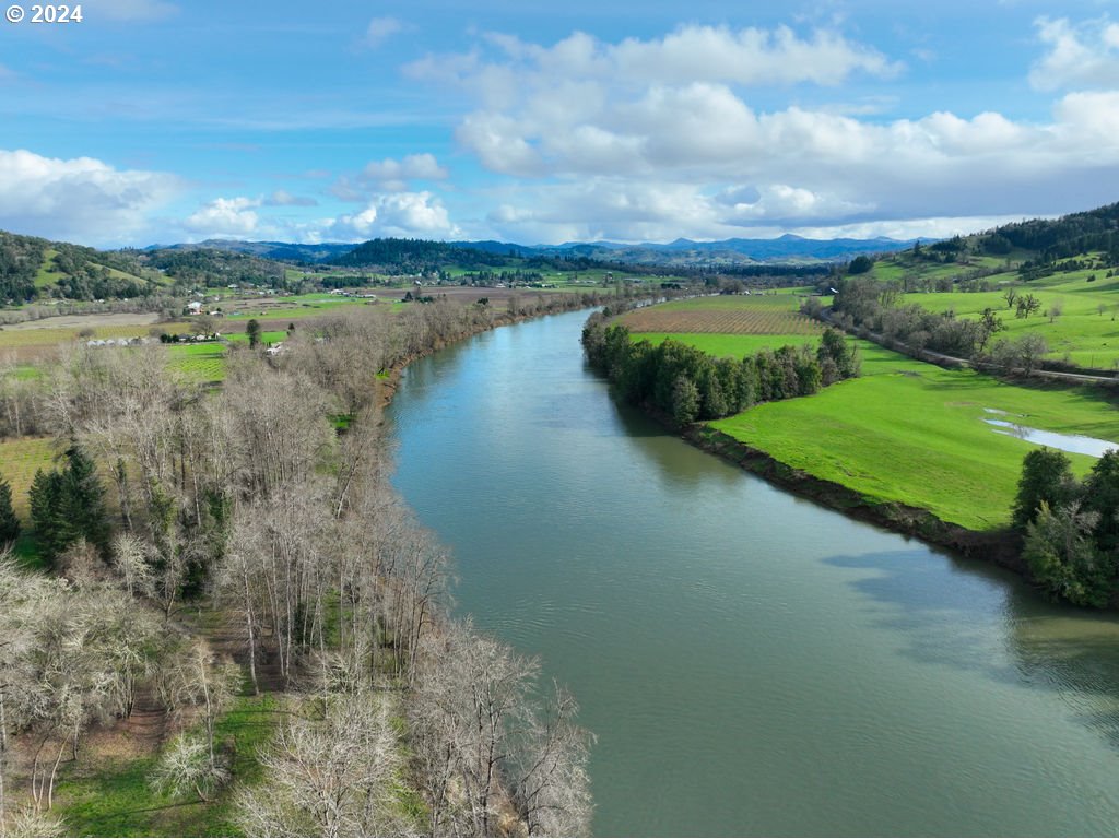1022 Big Bend Road Roseburg, OR 97471 - Photo 21 of 32 Gallery Image 21