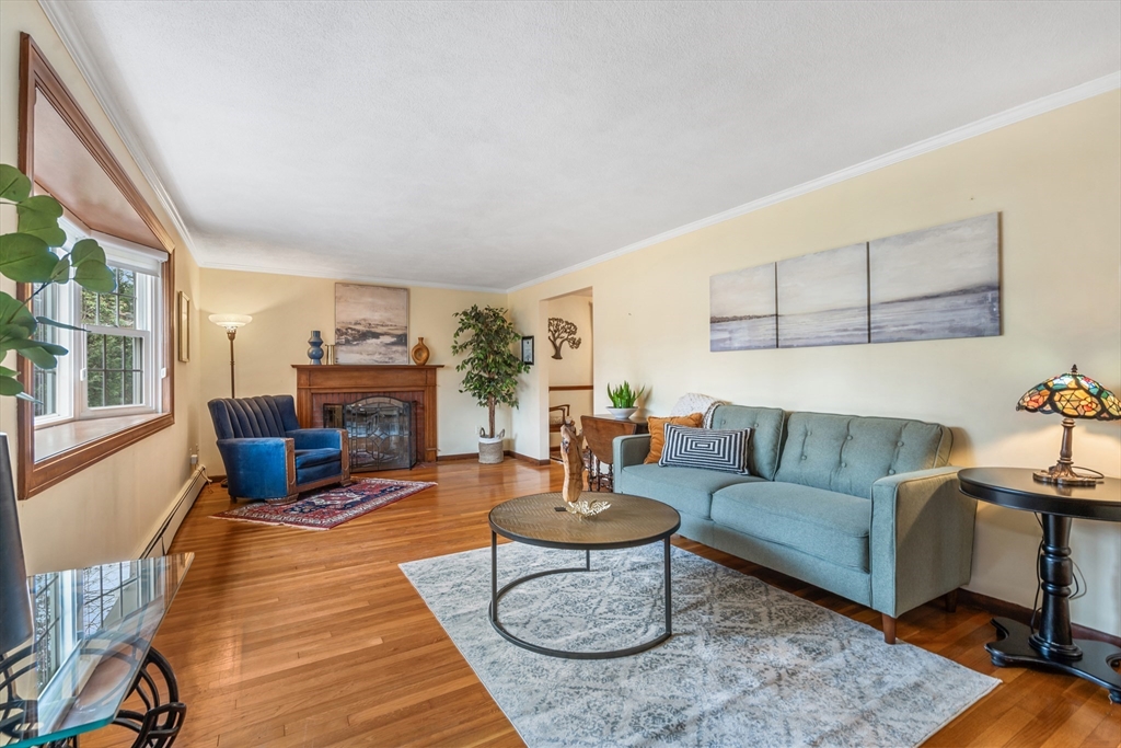 23 Tucker Avenue Lexington, MA 02421 - Photo 3 of 24