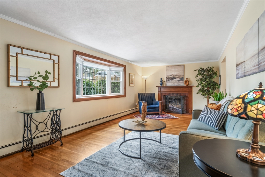 23 Tucker Avenue Lexington, MA 02421 - Photo 4 of 24