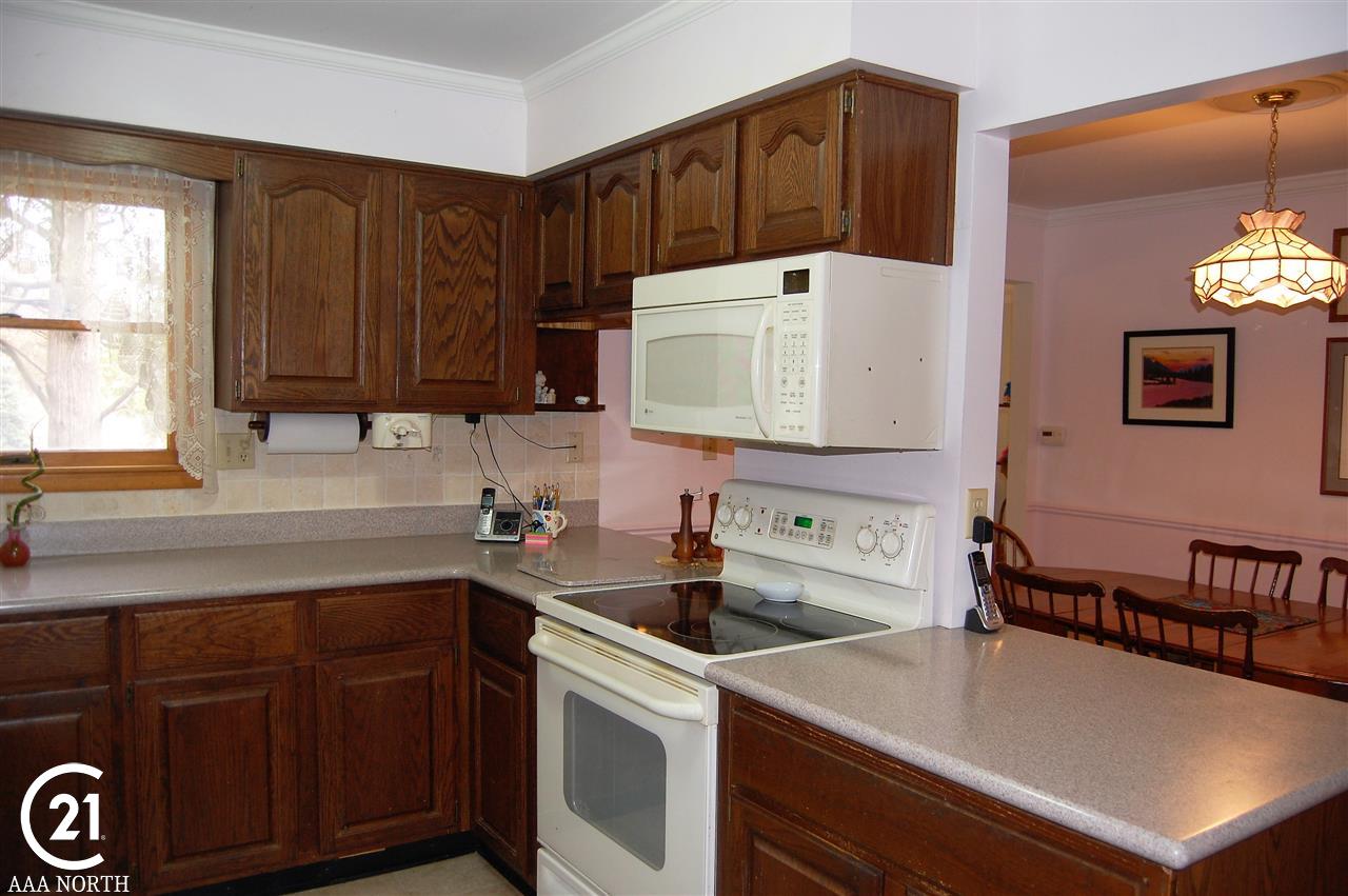2695 East Snell Road Rochester, MI 48306 - Photo 7 of 40